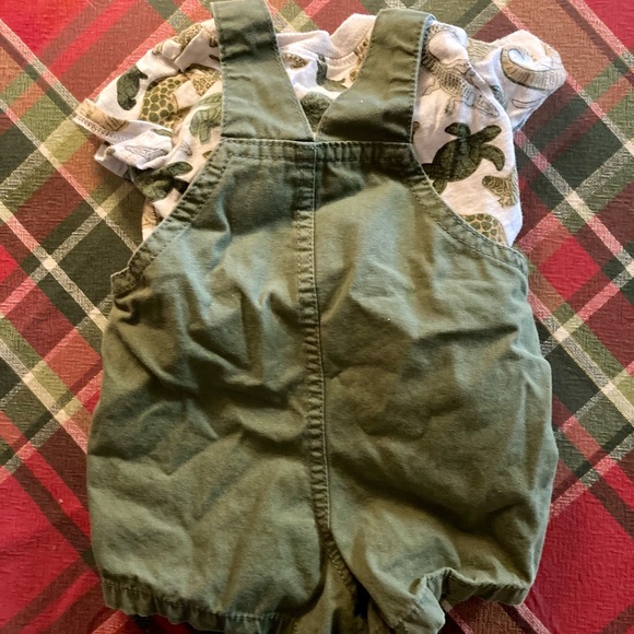 Carter’s Boys Overall and T shirt set New Born - Picture 2 of 8